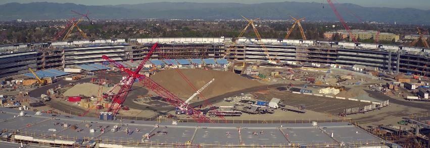 Der neue Apple Campus in Cupertino (Kalifornien) aus der Luft gefilmt