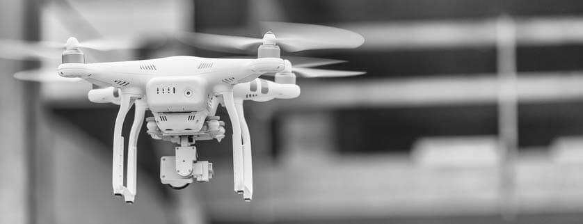 Gebäudeinspektion per Kamera-Drohne - Inspektionsflug mit Drohne