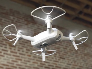 Yuneec Breeze 4k - kompakte Kamera-Drohne in der Luft