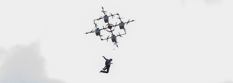 Drone-Jumping - der Absprung aus 330 Metern Höhe